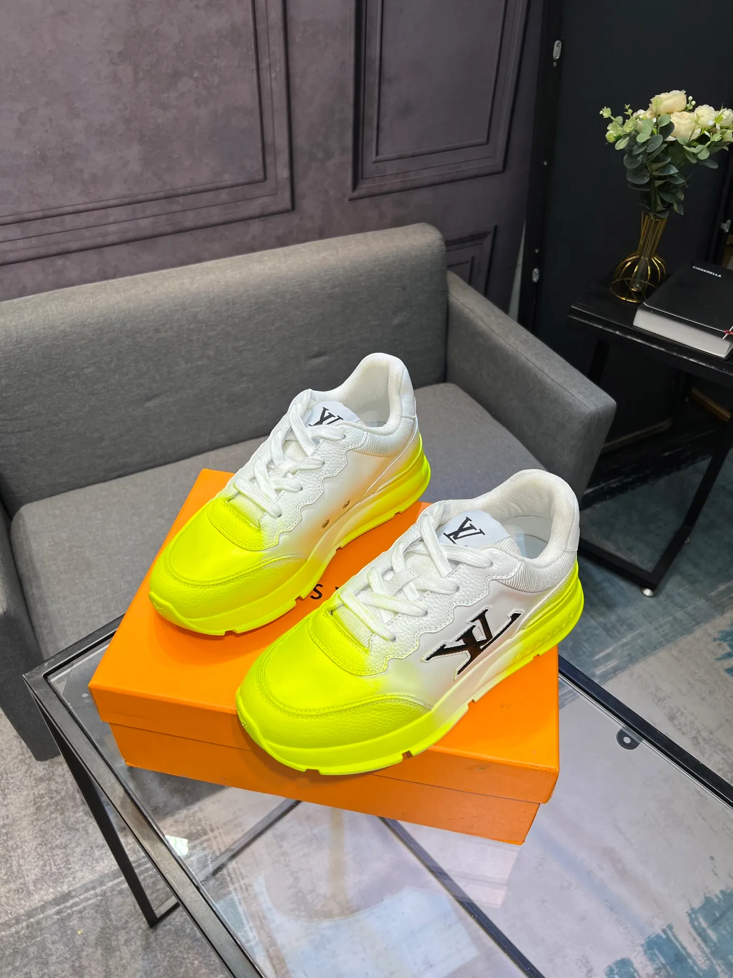 Men's shoes 💰760 LV | Louis Vuitton 2025𝐬𝐬 Spring and summer new styles, couples' models, men's models come out first. The counter focuses on the latest casual shoes. Hard goods are new🆕 ❥Purchase level! Full of high-end feel! A popular model among bloggers at home and abroad, it’s retro and fashionable and looks amazing on your feet! Wear a lot of happiness! Mainly recommended model on the official website★ ▪️Upper: Original custom-made imported calfskin fabric ▪️Inner lining: breathable gauze imported from Italy ▪️Outsole: rubber foam ➕tpu high-end outsole ▪️Shoe size: 36-44 (customized for 45 and 46)